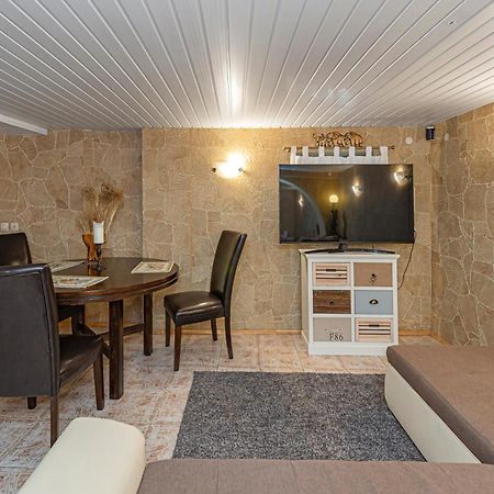 Spacious Studio Apartment By Polo Apartments Kaunas Buitenkant foto