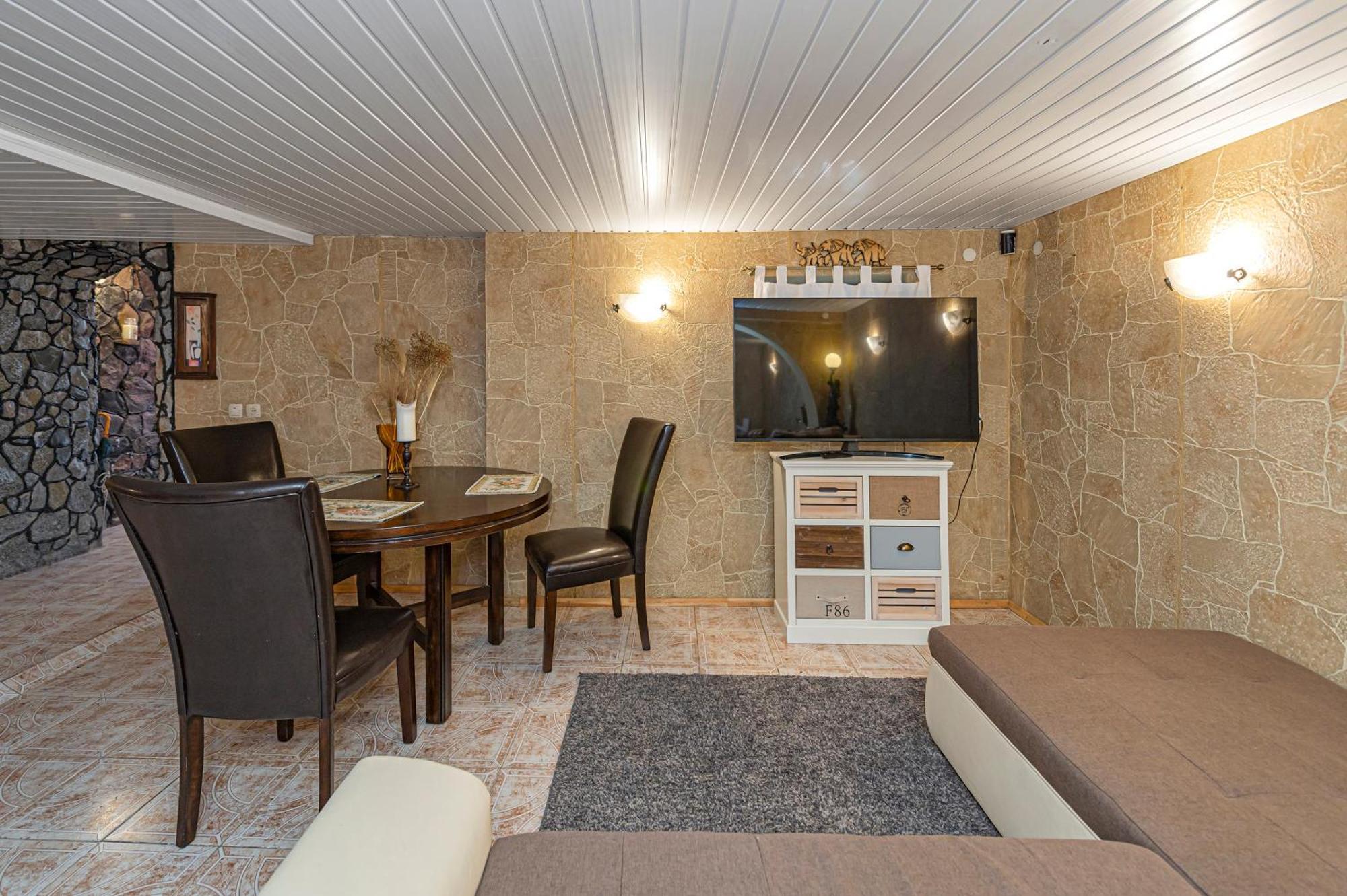 Spacious Studio Apartment By Polo Apartments Kaunas Buitenkant foto